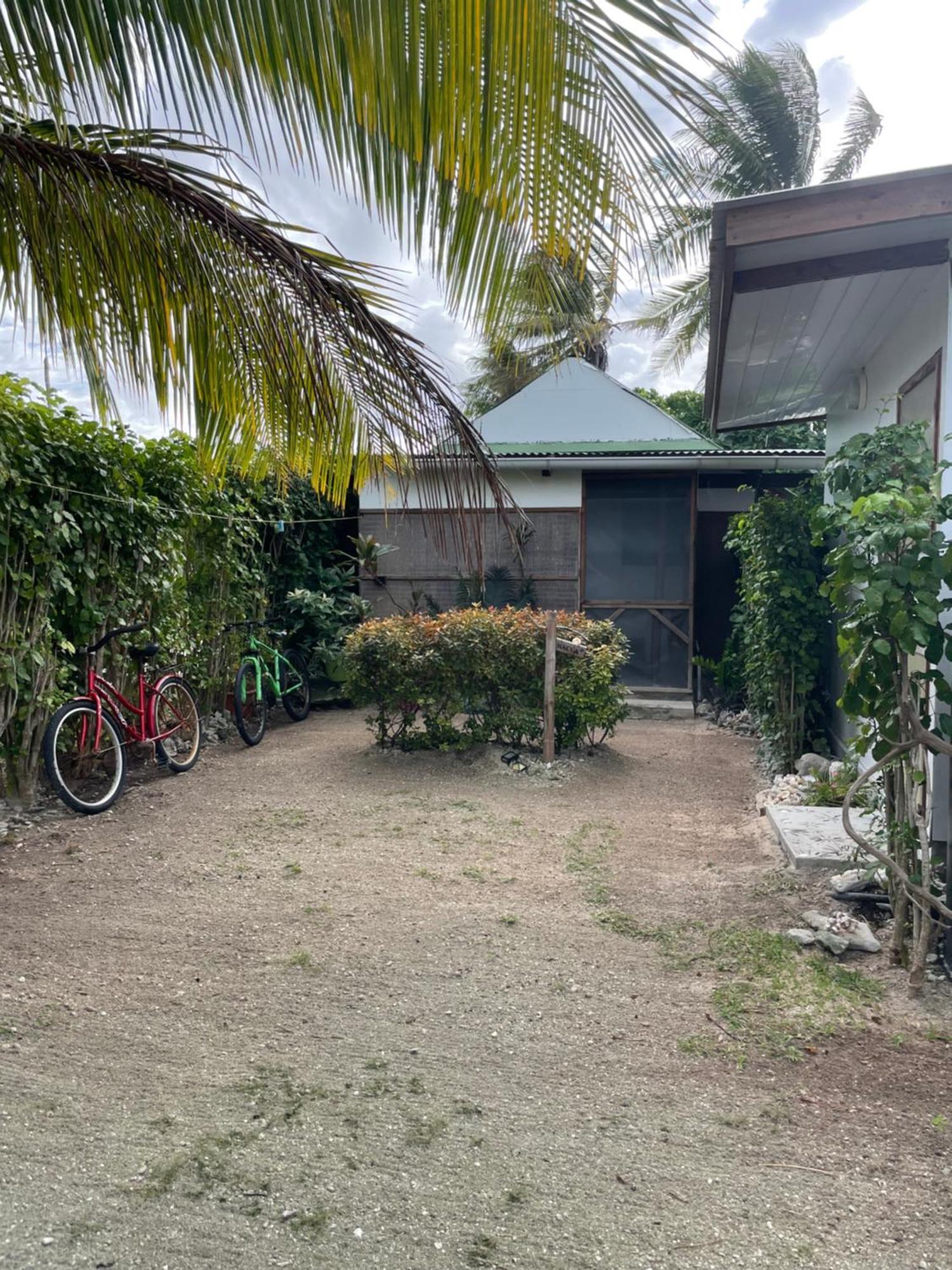 Poe Guesthouse Rangiroa Exterior photo
